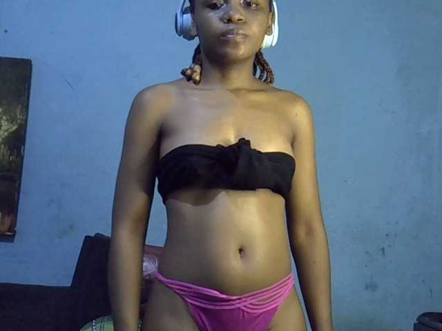 GoldenGoddess1's BongaCams show and profile