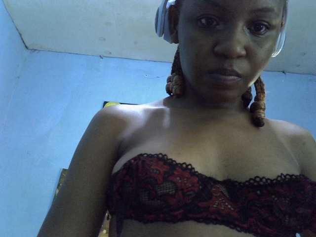 GoldenGoddess1's BongaCams show and profile