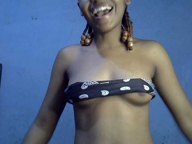 GoldenGoddess1 webcam