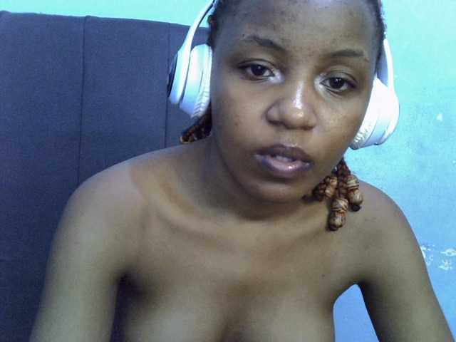 GoldenGoddess1's BongaCams show and profile