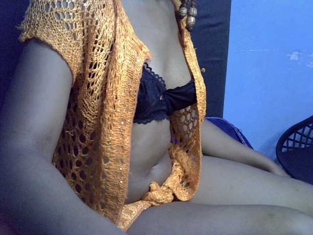 GoldenGoddess1's BongaCams show and profile