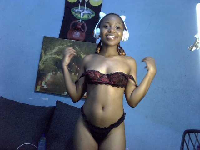 GoldenGoddess1's BongaCams show and profile