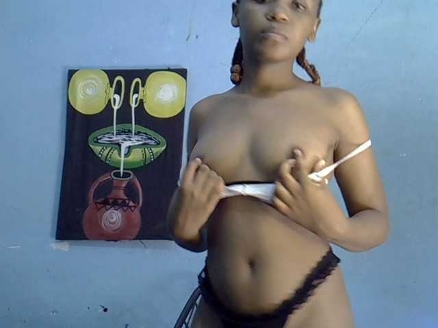 GoldenGoddess1 webcam