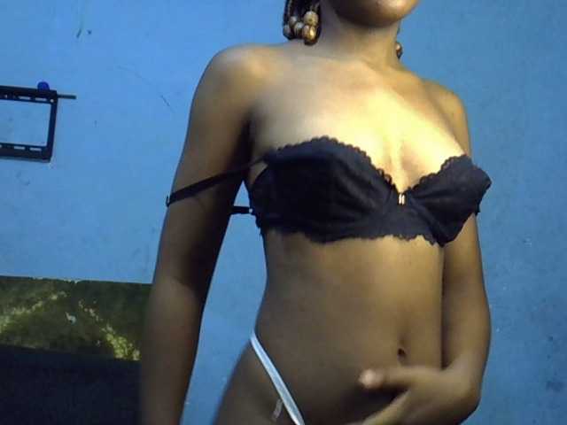 GoldenGoddess1's BongaCams show and profile