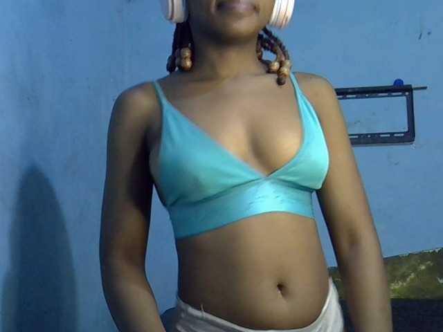 GoldenGoddess1's BongaCams show and profile