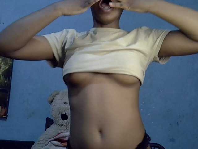 GoldenGoddess1's BongaCams show and profile