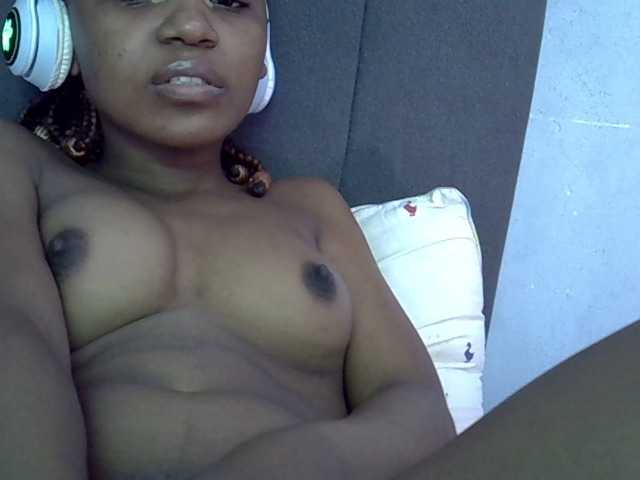 GoldenGoddess1's BongaCams show and profile