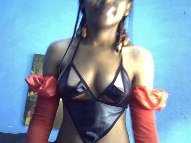 GoldenGoddess1's BongaCams show and profile