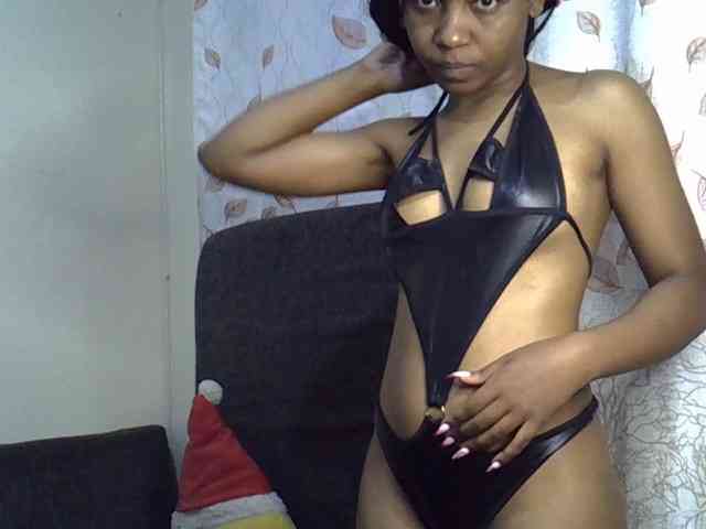 GoldenGoddess1 webcam