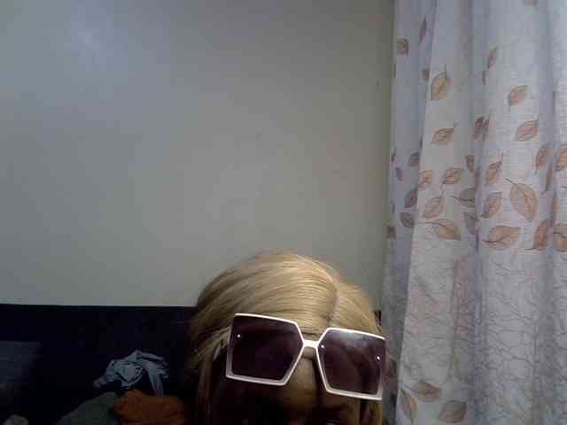 GoldenGoddess1 GoldenGoddess1