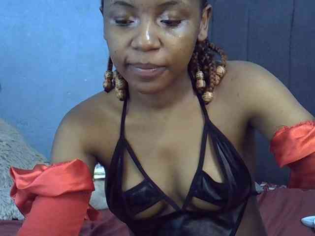 GoldenGoddess1 webcam