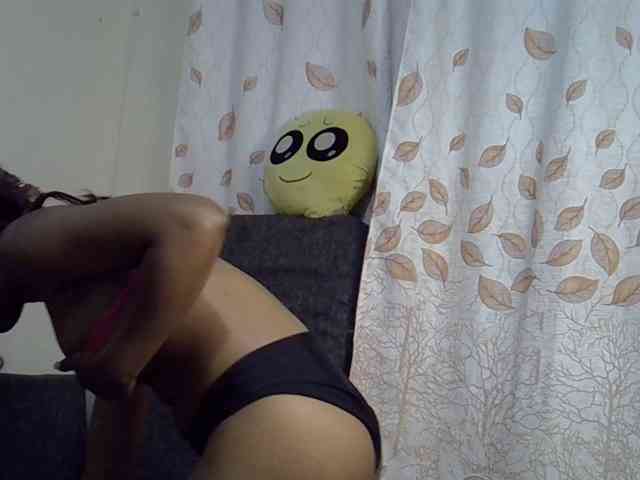 GoldenGoddess1 webcam