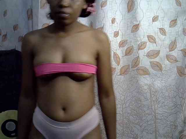 GoldenGoddess1 webcam