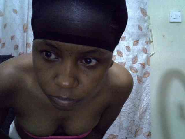 GoldenGoddess1 webcam