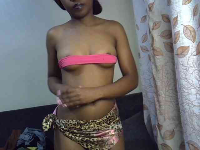 GoldenGoddess1 webcam