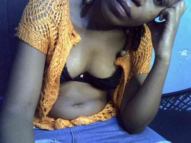 GoldenGoddess1 webcam