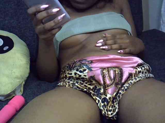 GoldenGoddess1 webcam