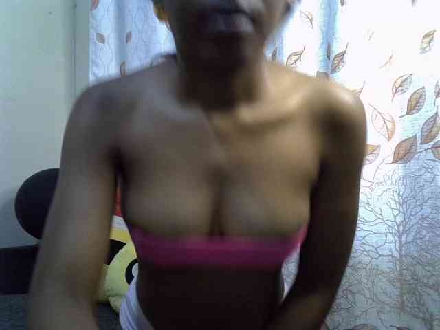 GoldenGoddess1 webcam