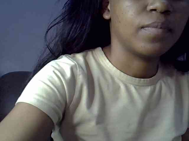 GoldenGoddess1 webcam