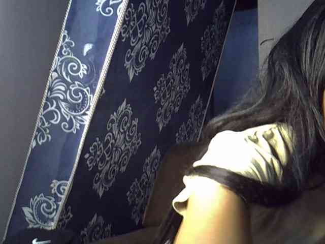 GoldenGoddess1 webcam