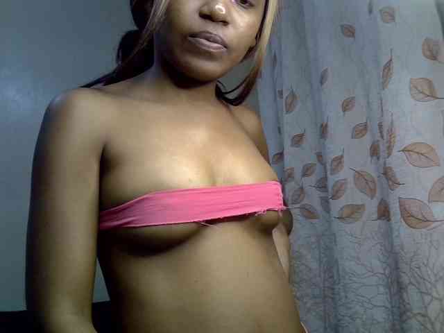 GoldenGoddess1 webcam