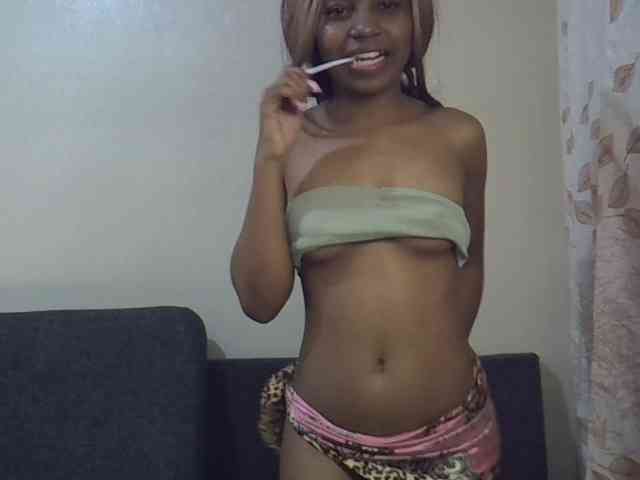 GoldenGoddess1 webcam