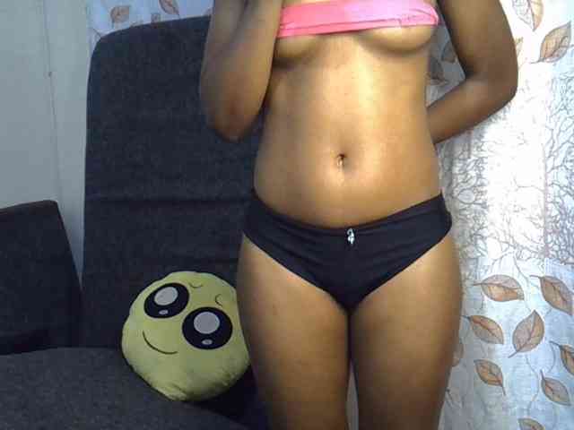 GoldenGoddess1 webcam