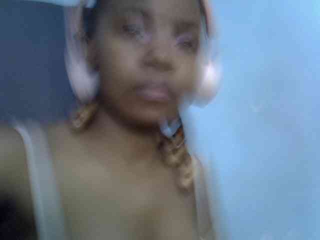 GoldenGoddess1 webcam