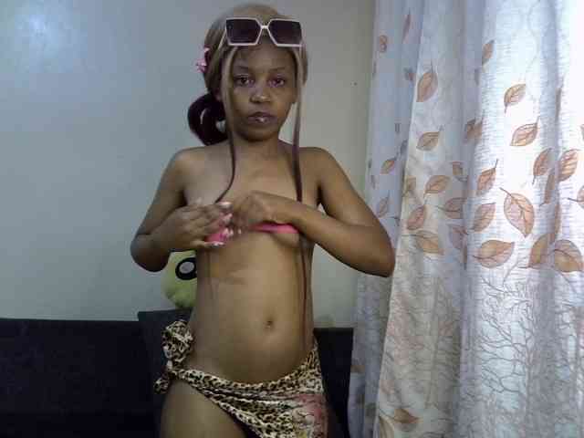 GoldenGoddess1 webcam