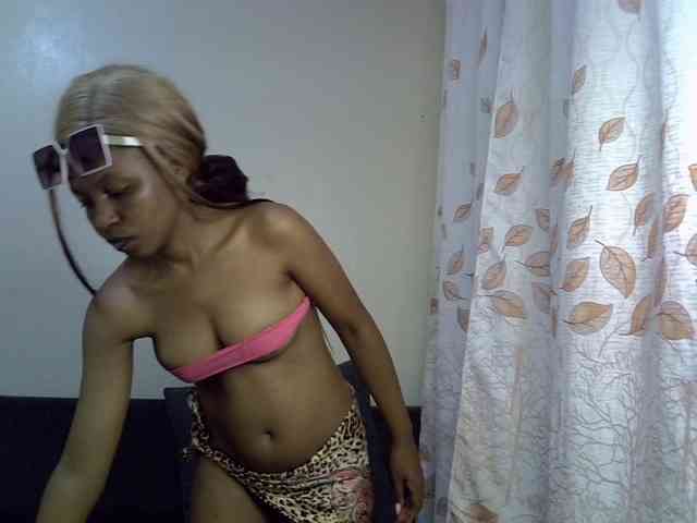 GoldenGoddess1 webcam