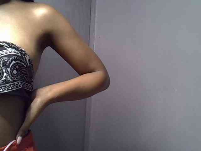 GoldenGoddess1 webcam