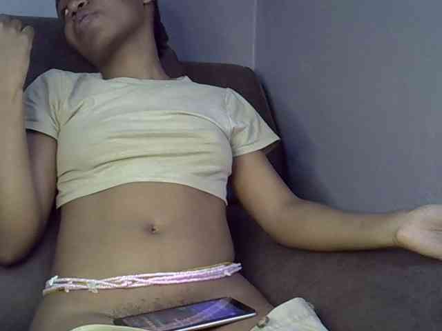 GoldenGoddess1 webcam