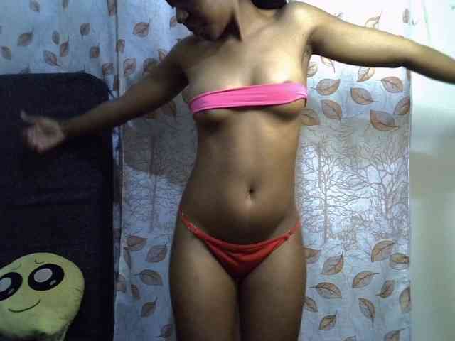 GoldenGoddess1 webcam