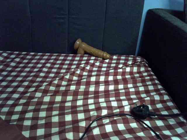 GoldenGoddess1 webcam