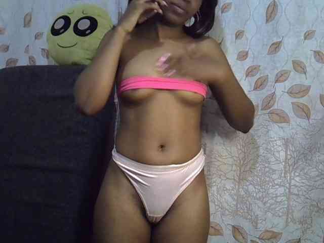 GoldenGoddess1 webcam