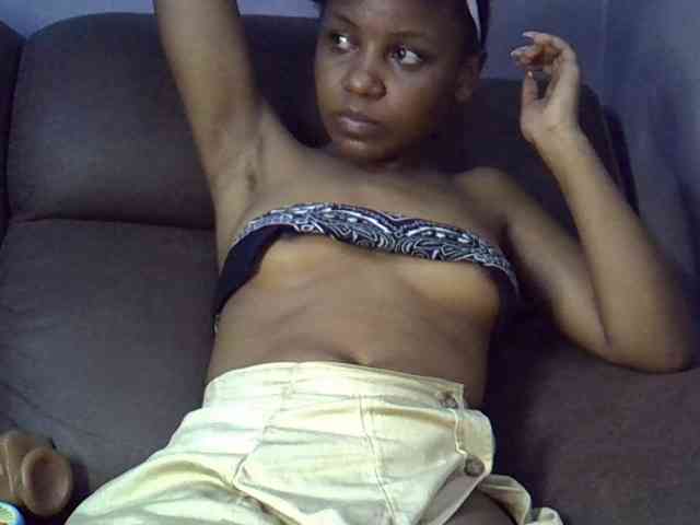 GoldenGoddess1 Live Webcam on BongaCams