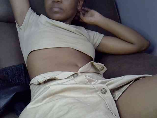 GoldenGoddess1 webcam