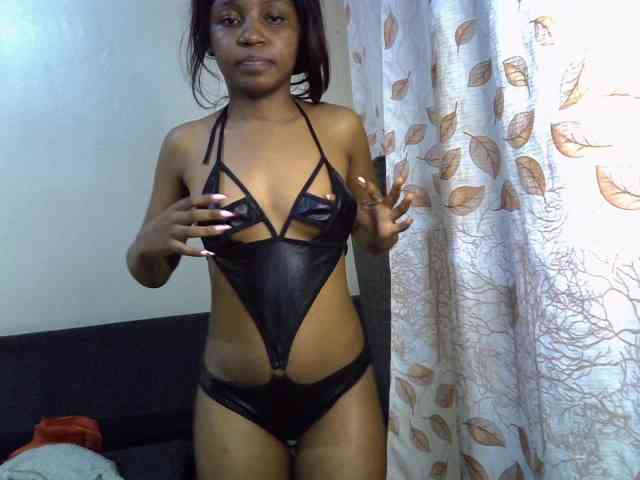 GoldenGoddess1 webcam