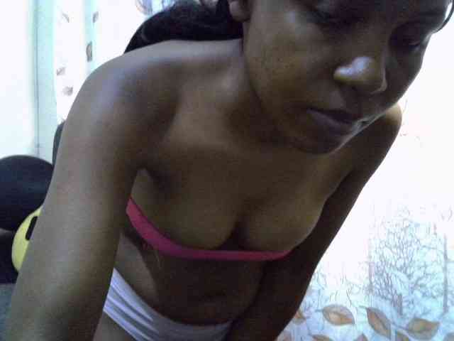 GoldenGoddess1 webcam