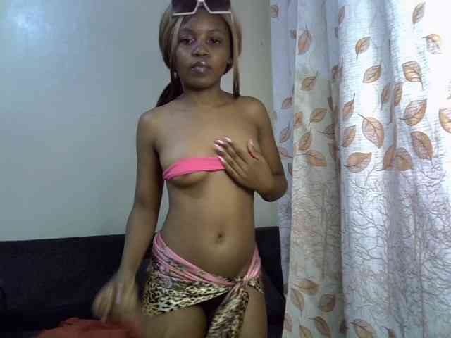 GoldenGoddess1 webcam