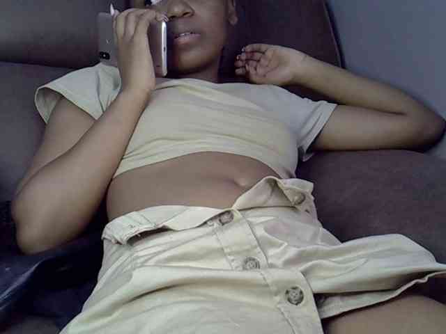 GoldenGoddess1 webcam