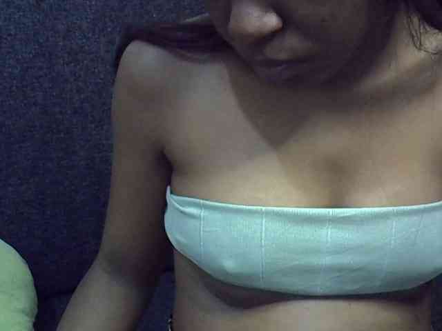 GoldenGoddess1 webcam