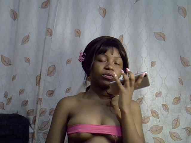 GoldenGoddess1 webcam