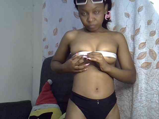 GoldenGoddess1 webcam