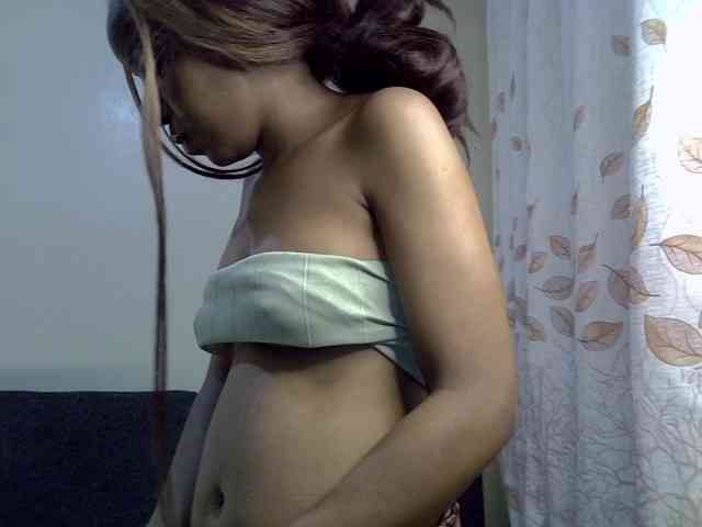 GoldenGoddess1 webcam