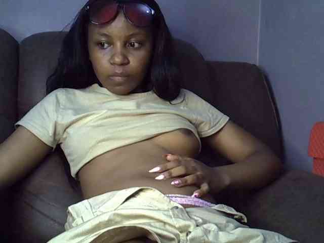 GoldenGoddess1 webcam