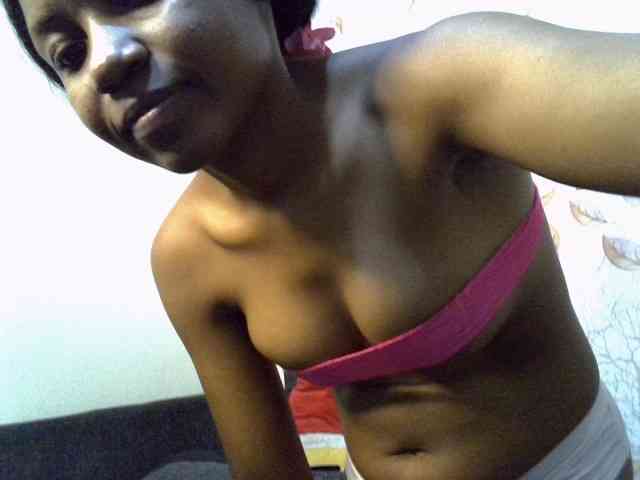 GoldenGoddess1 webcam