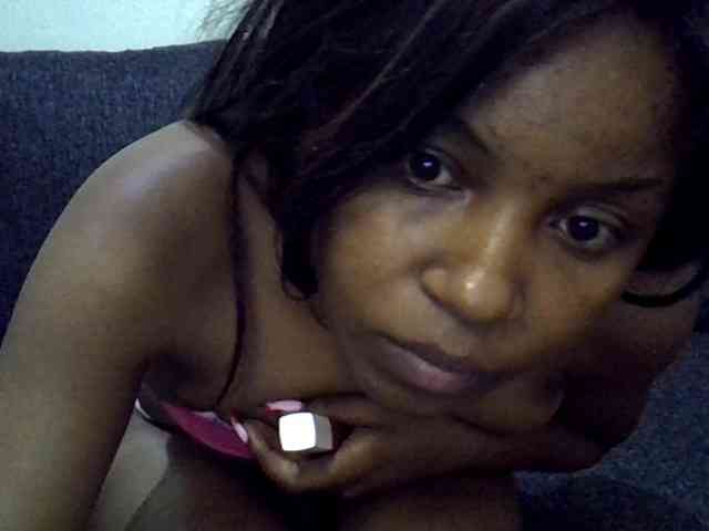 GoldenGoddess1 webcam