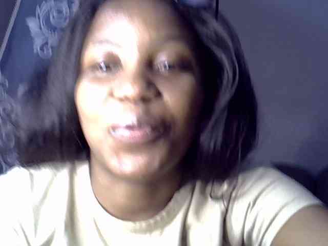 GoldenGoddess1 webcam