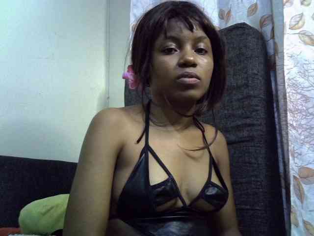 GoldenGoddess1 webcam